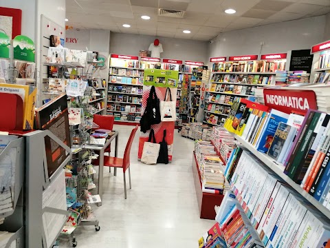 Mondadori Bookstore