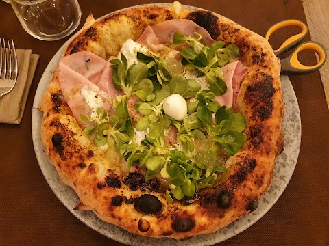 Un Senso Restaurant & Pizza