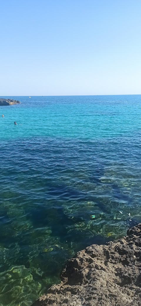 Piscina con acqua di mare