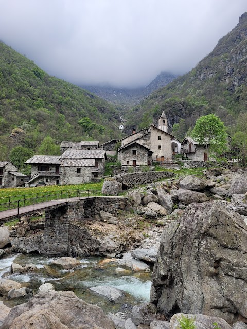 Sentiero per la Cascata di Fondo e Tallorno