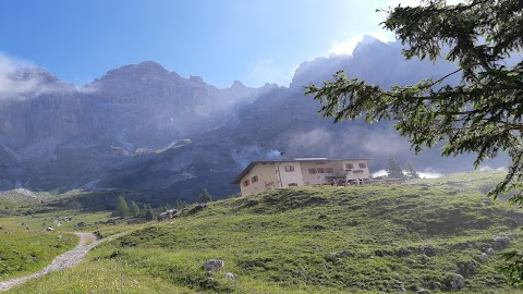 Taxi jeep val D'Ambiez rifugio Cacciatore e avvicinamento rifugio Agostini e Pedrotti