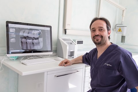 Ugolotti Dr. Tommaso Giovanni Dentista