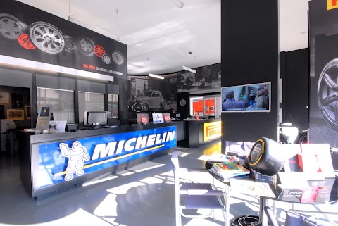 Barzaghi Gomme - Driver Center Pirelli - Mastro Michelin