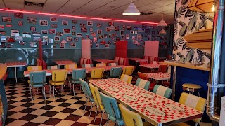 Fifties Cafe Diner by Pedro poké