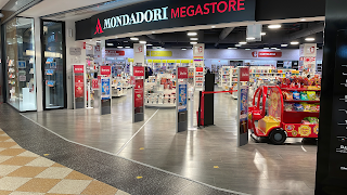 Mondadori Bookstore