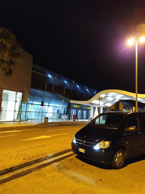 Limo Service Puglia noleggio con conducente NCC - TAXI