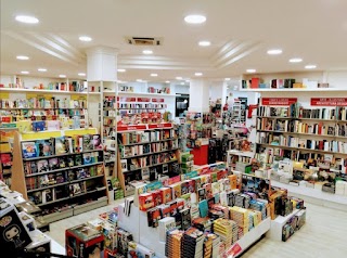 Mondadori Bookstore