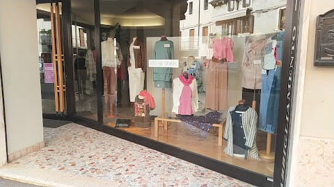 Poli Abbigliamento Di Poli Emanuela S.A.S.