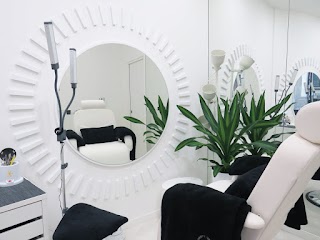 Heylash | Extension Ciglia, Microblading, Laminazione a Monza