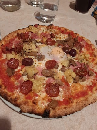 La Goccia Pizzeria con cucina