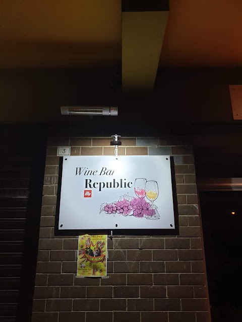 Wine Bar Republic di Gabriele Schiavella