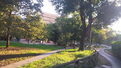 Parco giochi giardino arcobaleno