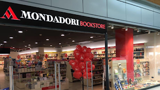 Mondadori Bookstore