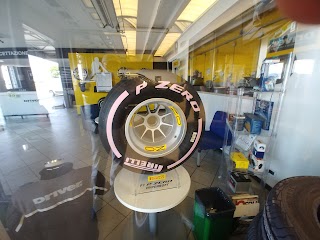 ZANI GOMME S.R.L. - Driver Center Pirelli