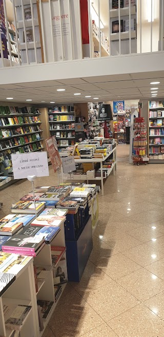 Mondadori Bookstore