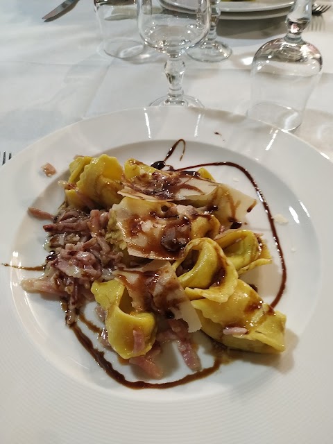 Ristorante La Staffa - Cucina Tipica Italiana e del Territorio