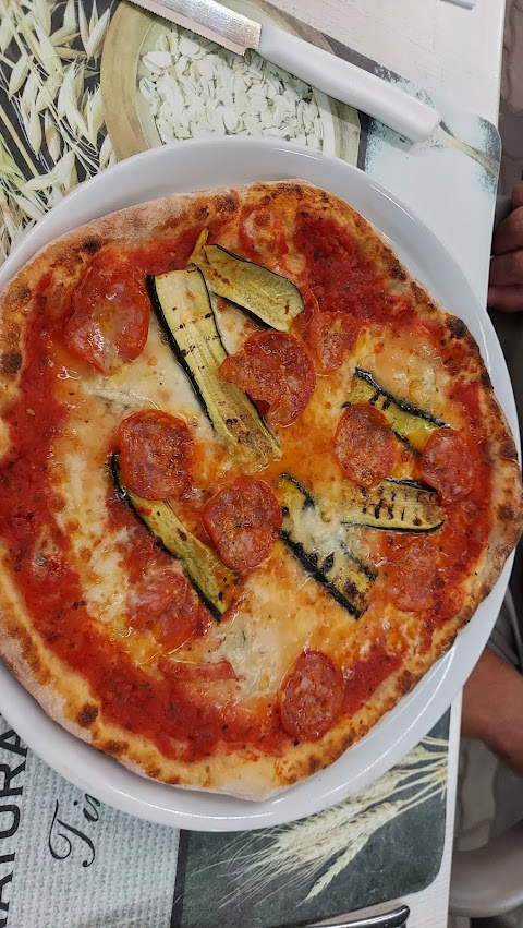 La Sorrentina Pizza & Cucina