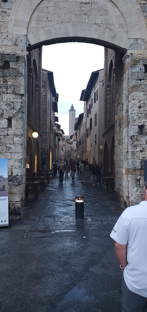 Maria's Pelletterie San Gimignano & Volterra