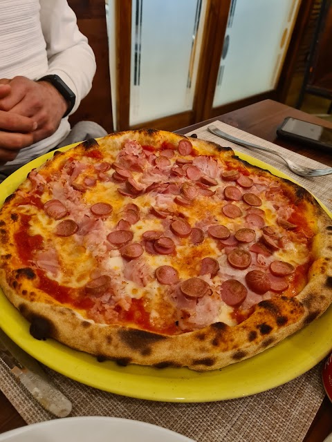 La Caverna Pizzeria - Polleria - Rosticceria