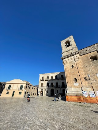 Comune Palazzo Adriano (Bashkia e Pallacit)