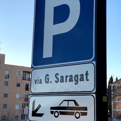 Parcheggio Via Saragat