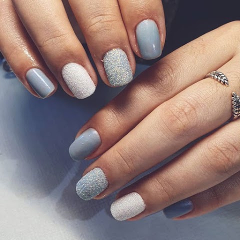 Manicure Pedicure - Easy Chic Nail