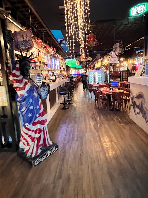 Crazy Bull Cafè - American Restaurant