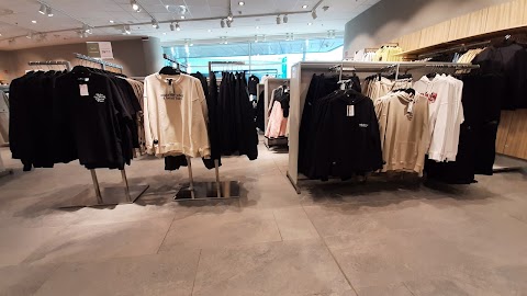 H&M