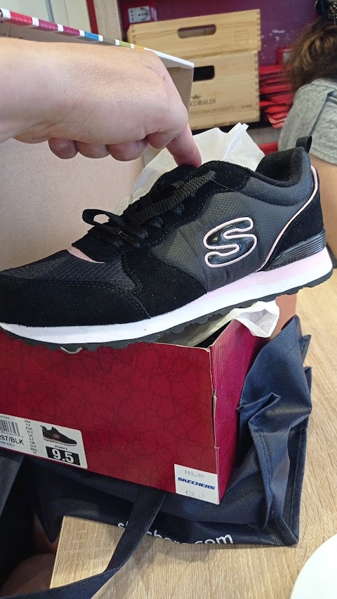 SKECHERS OUTLET