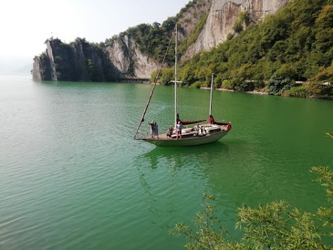 SAILING ISEO LAKE