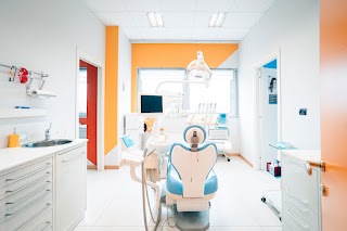 Studio Medico Dentistico Associato Dott. Ariotti E Dott.ssa Ghione