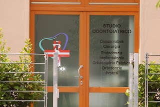 Studio Odontoiatrico Dr.Ramponi Dr. Pelagatti