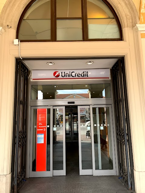 UniCredit