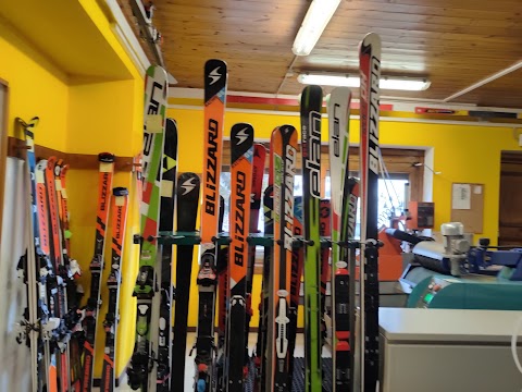 Ski Service Center Di Amilcare Caprini