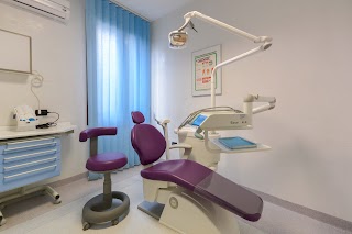 Studio Dentistico Toto - Adria (Clinica Dentale) Professionalità ed Esperienza
