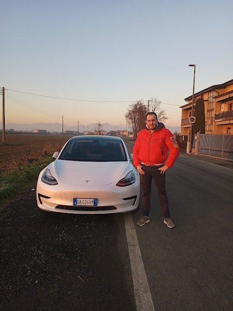 EvDrive Noleggio Tesla