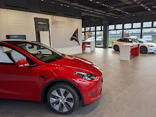 Tesla Center Milano Linate