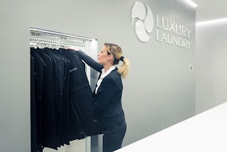 Luxury Laundry - Lavanderia, Stireria, Sartoria, Confezionamento abiti, Ritiro e consegna - Roma