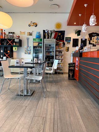 Aroma's Cafè 2