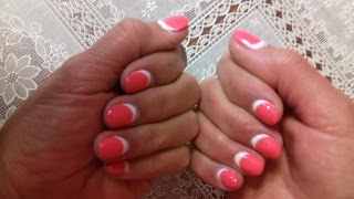 NAIL BAR & BEAUTY LOUNGE