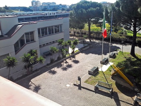 Università degli Studi Di Bari - Economia