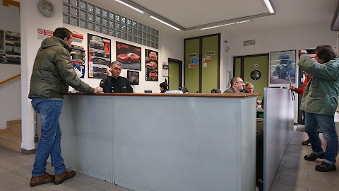 Autodemolizioni Disfacar - Servizio di Rottamazione e Vendita di Ricambi Usati