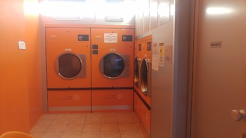 Lavanderia Self-Service Laundry di famiglia Perlati