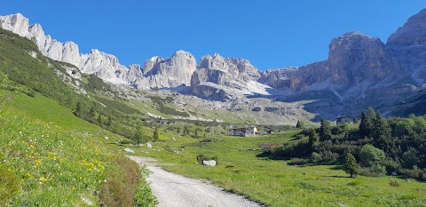 Taxi jeep val D'Ambiez rifugio Cacciatore e avvicinamento rifugio Agostini e Pedrotti