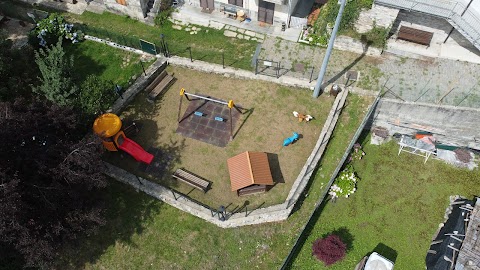 Parco giochi attrezzato