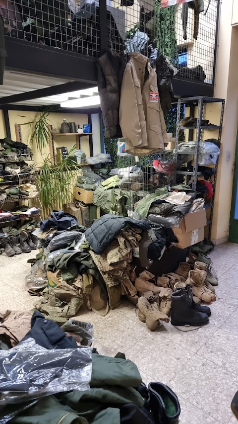 Maurizio Military Store