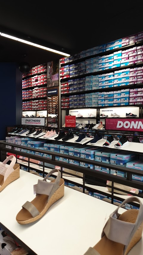 SKECHERS OUTLET