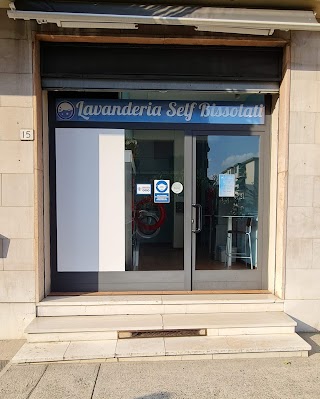 Lavanderia Self Service Bissolati