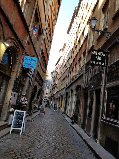 American Bar, bar à champagne, bar à hotesses à Lyon