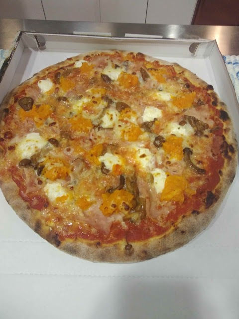 Pizza da asporto La Piazzetta